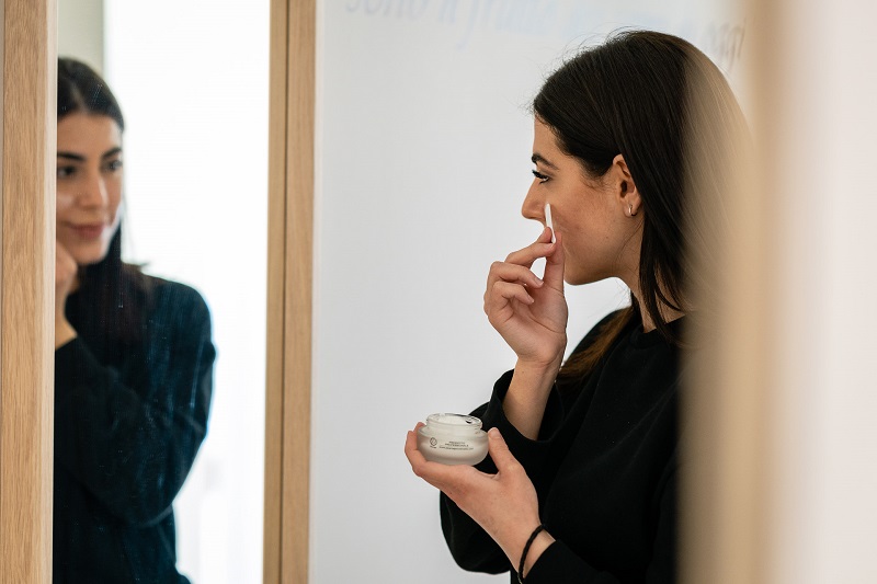 come prevenire le rughe applicazione crema
