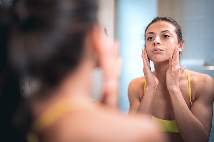 come-applicare-crema-solare-pearlage-cosmetic
