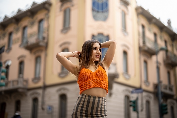 ragazza-abbronzatura-estate-pearlage-cosmetic